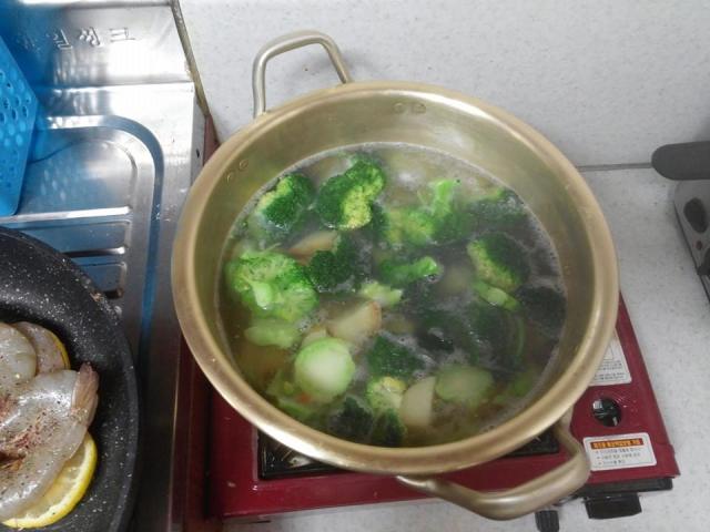 10384114_327968660743171_542802055378150941_n